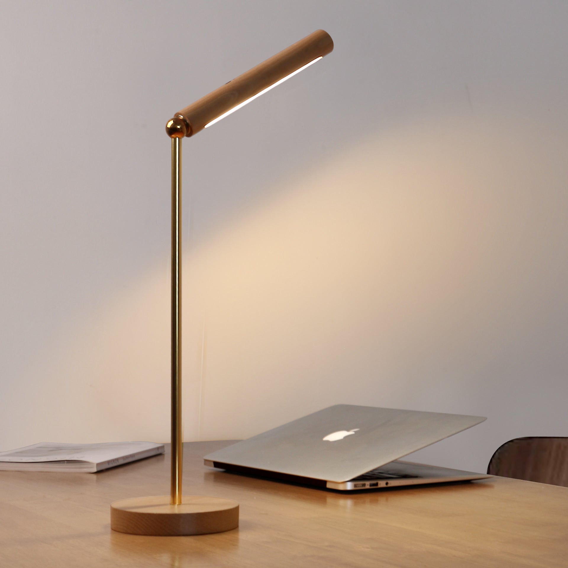 Ecolumen - Detachable Desk Lamp